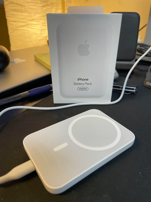 magsafe-battery-thickness-ui-v0-utxy124qtgc71